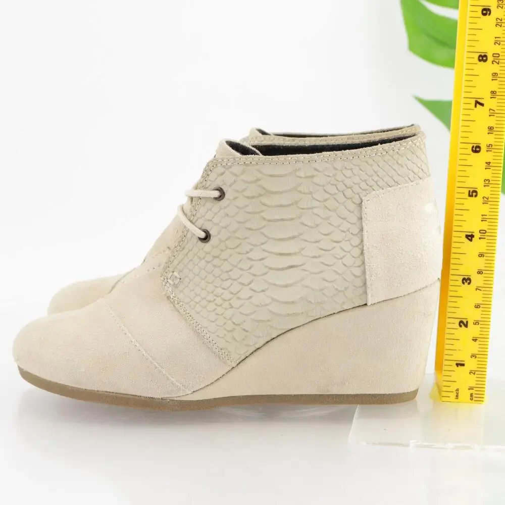 Toms Womens Desert Boots Size 9.5 Warm White‎ Suede Python Wedge Lace Up Booties